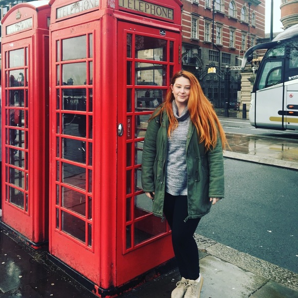 Meet your Posher! - Picture 6 of 9